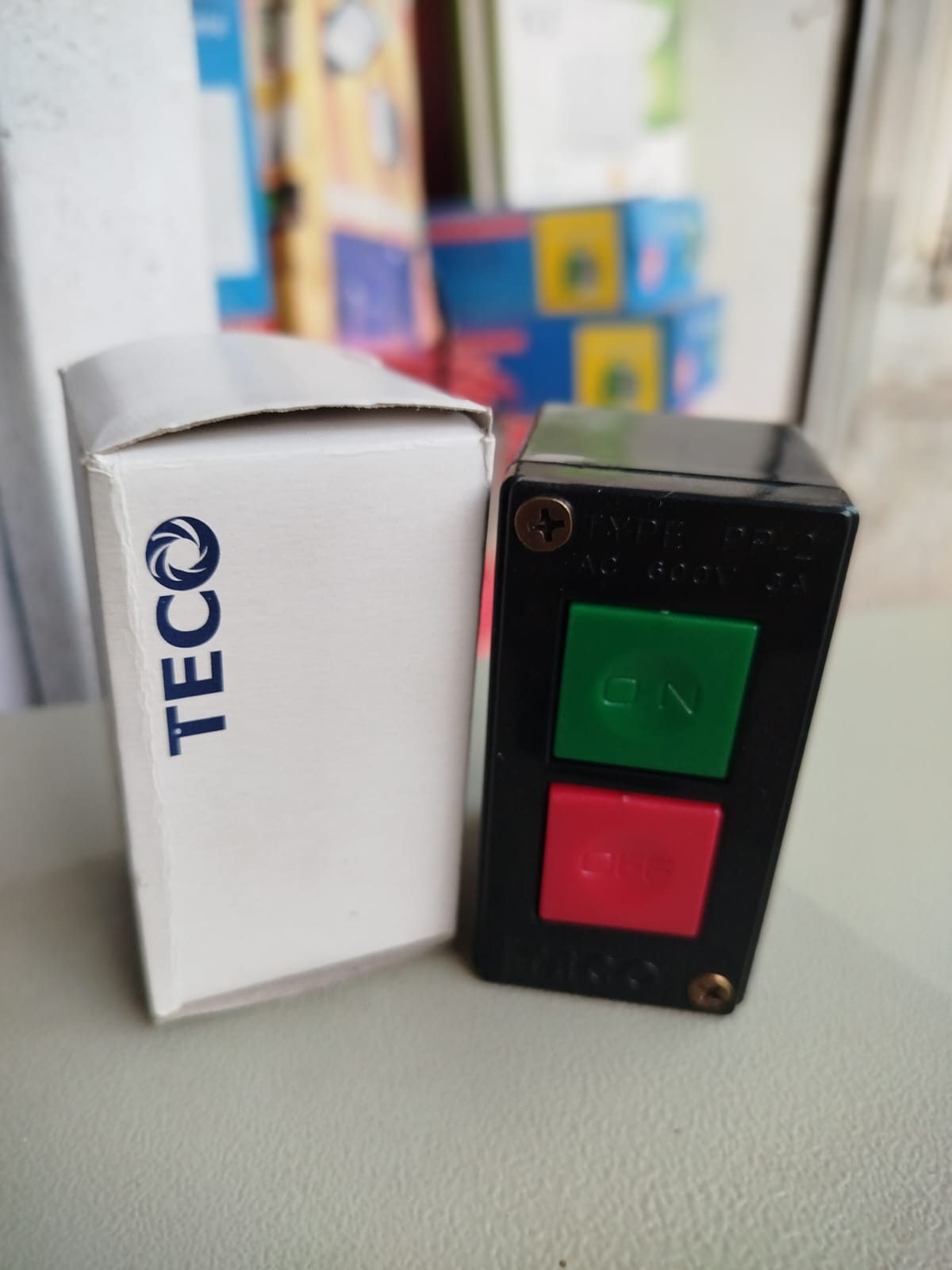 TECO ON\OFF PUSH BUTTON