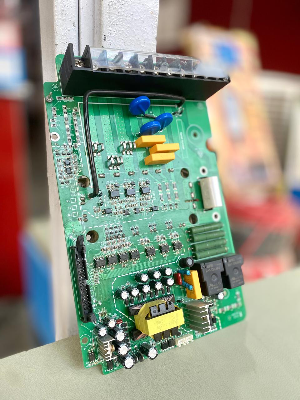 Advanced Inverter Control Board for Smooth Power Output''